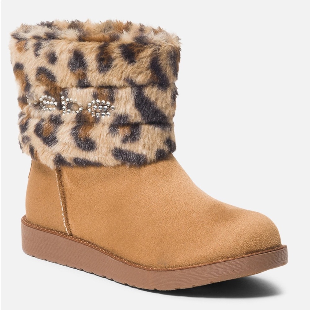 BEBE SZ10 Leopard Bootie